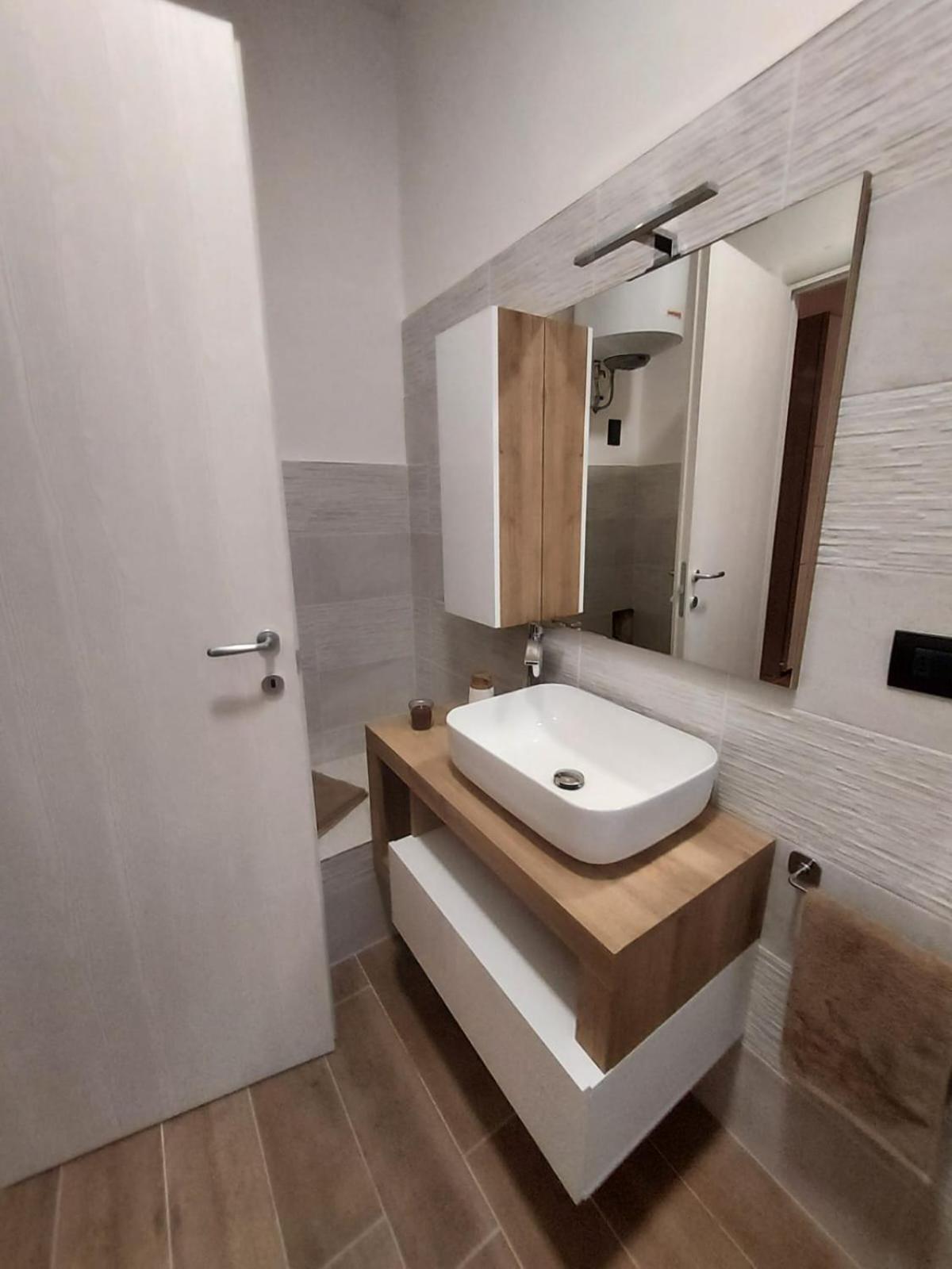 Bed and Breakfast La Casa Antica Модуньо Экстерьер фото
